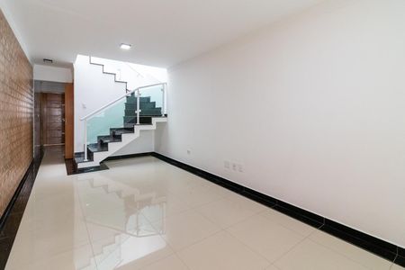 Casa à venda com 125m², 3 quartos e 2 vagasSala