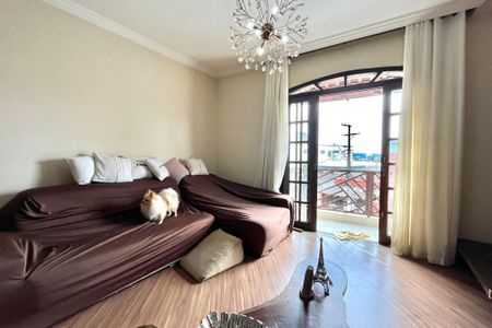 Casa à venda com 185m², 3 quartos e sem vaga Casa à venda com 185m², 3 quartos e sem vagaSala