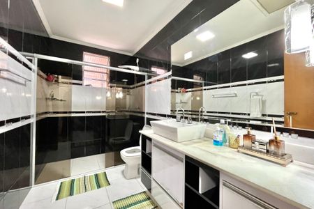 Casa à venda com 185m², 3 quartos e sem vaga Casa à venda com 185m², 3 quartos e sem vagaBanheiro
