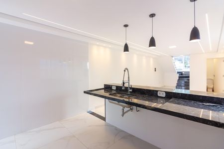 Casa à venda com 170m², 3 quartos e 1 vaga Casa à venda com 170m², 3 quartos e 1 vagaCozinha