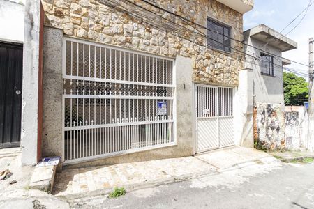 Casa à venda com 154m², 3 quartos e 1 vaga Casa à venda com 154m², 3 quartos e 1 vagaFachada
