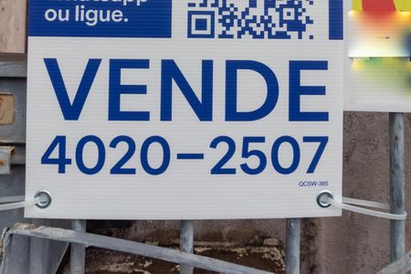 Casa à venda com 42m², 1 quarto e sem vaga Casa à venda com 42m², 1 quarto e sem vagaPlaca