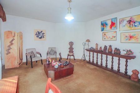 Casa à venda com 300m², 3 quartos e 5 vagasSala