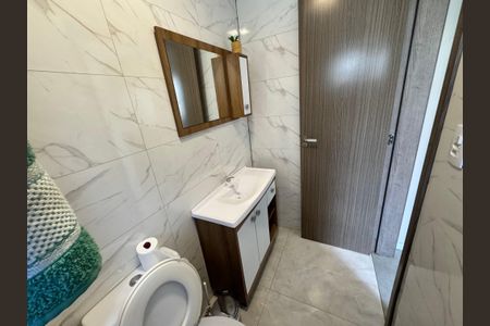 Casa à venda com 230m², 3 quartos e 2 vagasBanheiro/ Suíte 2