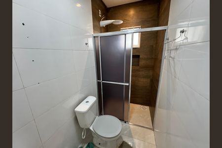 Casa à venda com 230m², 3 quartos e 2 vagasBanheiro 3