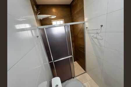 Casa à venda com 230m², 3 quartos e 2 vagasBanheiro/ Suíte 2
