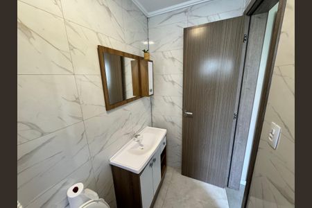 Casa à venda com 230m², 3 quartos e 2 vagasBanheiro/ Suíte 2