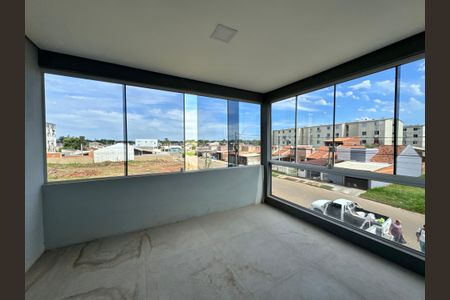 Casa à venda com 230m², 3 quartos e 2 vagasVaranda