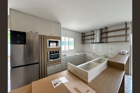 Casa à venda com 230m², 3 quartos e 2 vagasCozinha