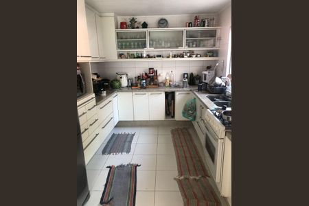 Casa à venda com 270m², 3 quartos e 3 vagas