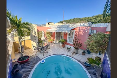 Apartamento à venda com 166m², 2 quartos e 1 vaga Apartamento à venda com 166m², 2 quartos e 1 vagaÁrea comum