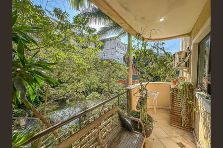 Apartamento à venda com 166m², 2 quartos e 1 vaga Apartamento à venda com 166m², 2 quartos e 1 vagaVaranda Sala