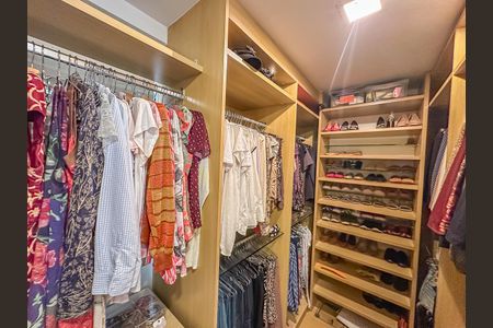 Apartamento à venda com 166m², 2 quartos e 1 vaga Apartamento à venda com 166m², 2 quartos e 1 vagaCloset Suíte