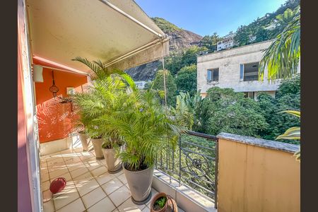 Apartamento à venda com 166m², 2 quartos e 1 vaga Apartamento à venda com 166m², 2 quartos e 1 vagaÁrea comum