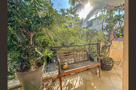 Apartamento à venda com 166m², 2 quartos e 1 vaga Apartamento à venda com 166m², 2 quartos e 1 vagaVaranda Sala