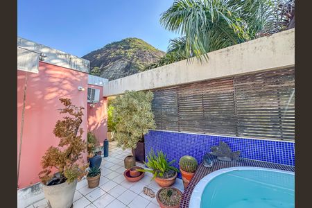 Apartamento à venda com 166m², 2 quartos e 1 vaga Apartamento à venda com 166m², 2 quartos e 1 vagaÁrea comum