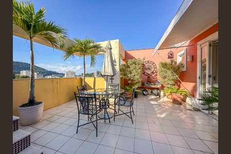 Apartamento à venda com 166m², 2 quartos e 1 vaga Apartamento à venda com 166m², 2 quartos e 1 vagaÁrea comum