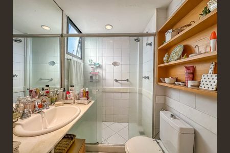 Apartamento à venda com 166m², 2 quartos e 1 vaga Apartamento à venda com 166m², 2 quartos e 1 vagaBanheiro Suíte