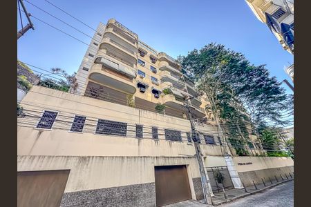 Apartamento à venda com 166m², 2 quartos e 1 vaga Apartamento à venda com 166m², 2 quartos e 1 vagaFachada