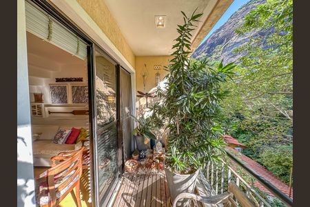 Apartamento à venda com 166m², 2 quartos e 1 vaga Apartamento à venda com 166m², 2 quartos e 1 vagaVaranda Sala