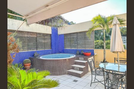 Apartamento à venda com 166m², 2 quartos e 1 vaga Apartamento à venda com 166m², 2 quartos e 1 vagaÁrea comum