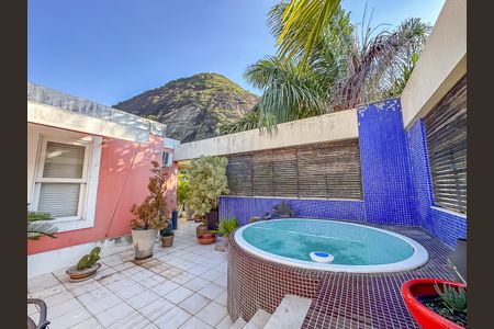 Apartamento à venda com 166m², 2 quartos e 1 vaga Apartamento à venda com 166m², 2 quartos e 1 vagaÁrea comum