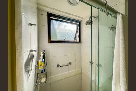 Apartamento à venda com 166m², 2 quartos e 1 vaga Apartamento à venda com 166m², 2 quartos e 1 vagaBanheiro Social