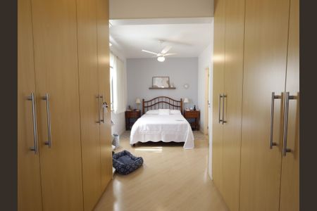 Apartamento à venda com 85m², 2 quartos e 2 vagasCloset da suíte