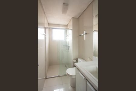 Apartamento à venda com 180m², 3 quartos e 4 vagas Apartamento à venda com 180m², 3 quartos e 4 vagasBanheiro da Suíte 1