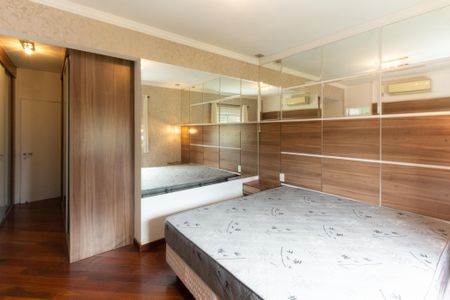 Apartamento à venda com 180m², 3 quartos e 4 vagas Apartamento à venda com 180m², 3 quartos e 4 vagasSuíte 3