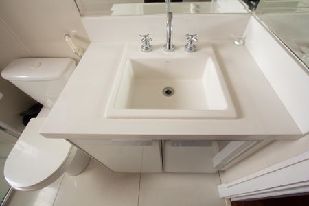 Apartamento à venda com 180m², 3 quartos e 4 vagas Apartamento à venda com 180m², 3 quartos e 4 vagasBanheiro da Suíte 1
