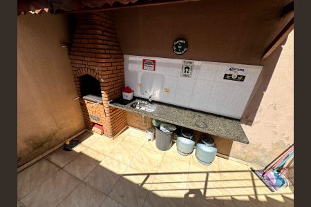Casa à venda com 160m², 3 quartos e 2 vagas Casa à venda com 160m², 3 quartos e 2 vagasChurrasqueira