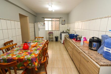 Casa à venda com 402m², 5 quartos e 5 vagas Casa à venda com 402m², 5 quartos e 5 vagasCozinha 1