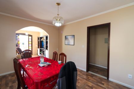 Casa à venda com 402m², 5 quartos e 5 vagas Casa à venda com 402m², 5 quartos e 5 vagasSala de Jantar