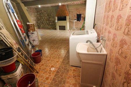 Casa à venda com 402m², 5 quartos e 5 vagas Casa à venda com 402m², 5 quartos e 5 vagasÁrea de Serviço