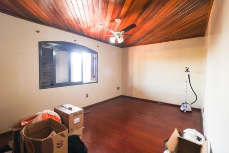 Casa à venda com 402m², 5 quartos e 5 vagas Casa à venda com 402m², 5 quartos e 5 vagasQuarto 4