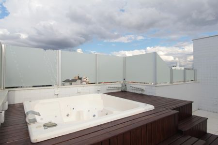 Apartamento à venda com 1427m², 2 quartos e 4 vagasPiscina