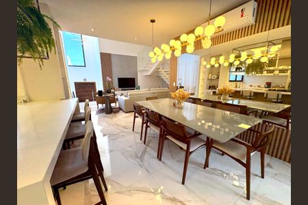 Casa de condomínio à venda com 249m², 3 quartos e sem vagaSala de Jantar