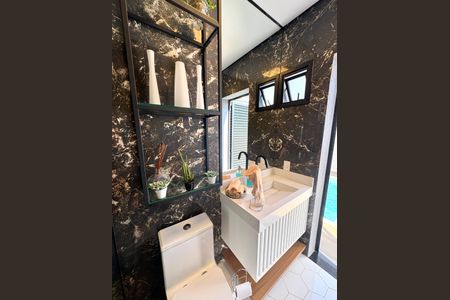 Casa de condomínio à venda com 249m², 3 quartos e sem vagaBanheiro 