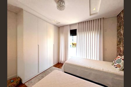 Casa de condomínio à venda com 249m², 3 quartos e sem vagaQuarto 2