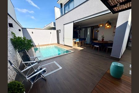 Casa de condomínio à venda com 249m², 3 quartos e sem vagaÁrea comum