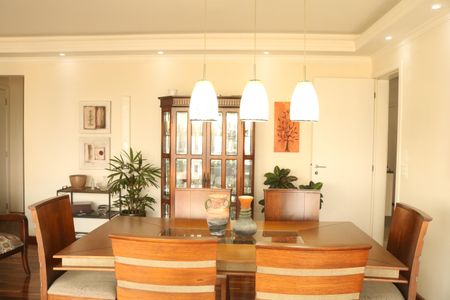 Apartamento à venda com 130m², 3 quartos e 2 vagasSala