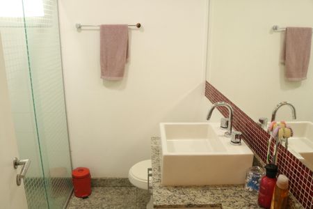 Apartamento à venda com 130m², 3 quartos e 2 vagasBanheiro da Suíte