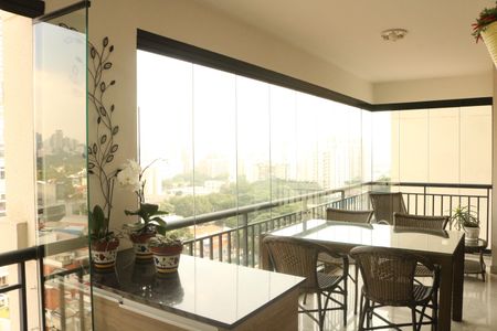 Apartamento à venda com 130m², 3 quartos e 2 vagasVaranda gourmet