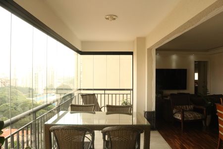 Apartamento à venda com 130m², 3 quartos e 2 vagasVaranda gourmet