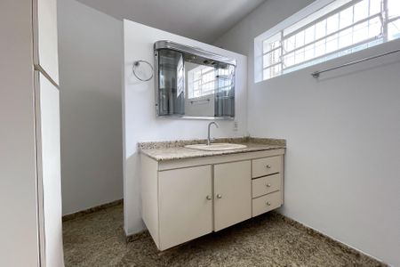 Casa à venda com 297m², 6 quartos e 6 vagas Casa à venda com 297m², 6 quartos e 6 vagasBanheiro - Suíte 2