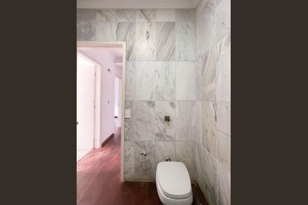 Casa à venda com 297m², 6 quartos e 6 vagas Casa à venda com 297m², 6 quartos e 6 vagasLavabo