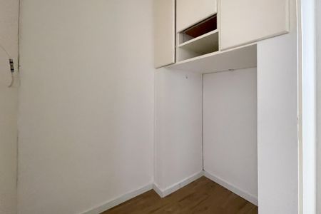 Casa à venda com 297m², 6 quartos e 6 vagas Casa à venda com 297m², 6 quartos e 6 vagasCloset - Suíte 2