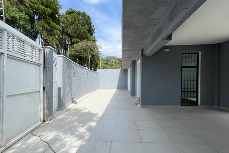 Casa à venda com 297m², 6 quartos e 6 vagas Casa à venda com 297m², 6 quartos e 6 vagasEntrada