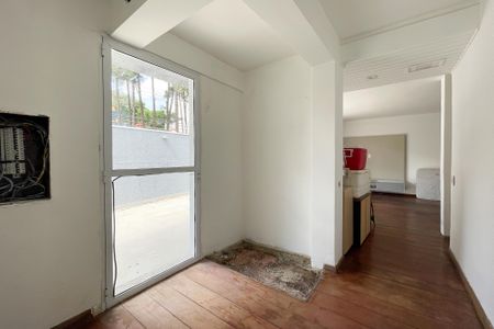 Casa à venda com 297m², 6 quartos e 6 vagas Casa à venda com 297m², 6 quartos e 6 vagasHall de entrada